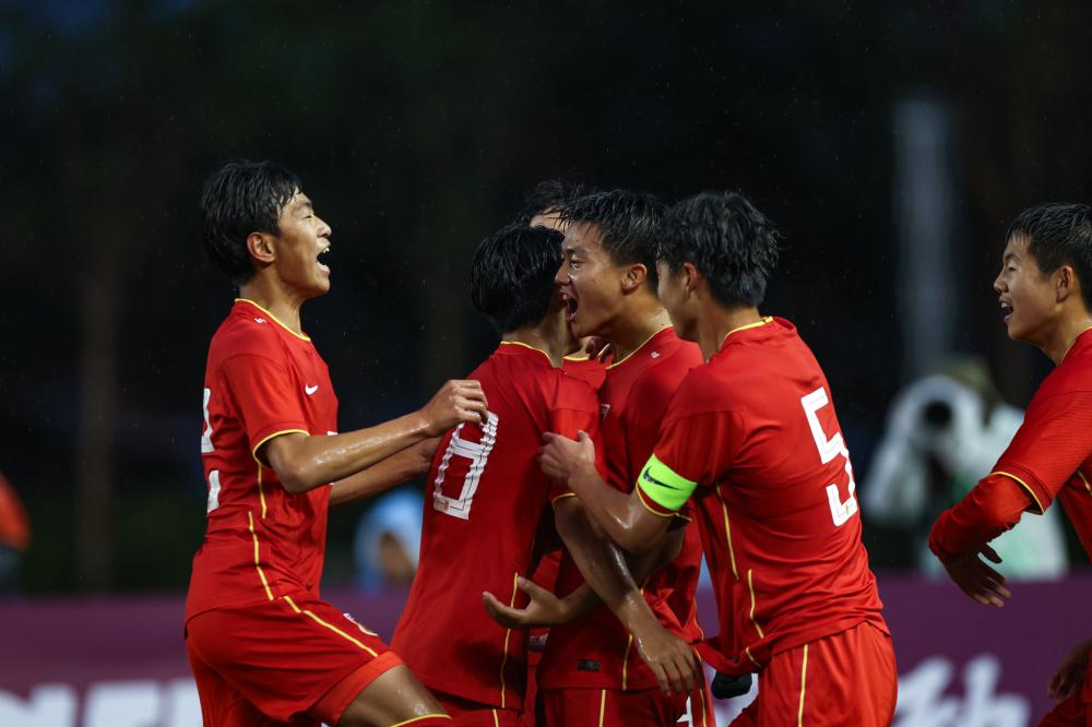 马克西半场18分2抢断，带队领先22分打爆勇士