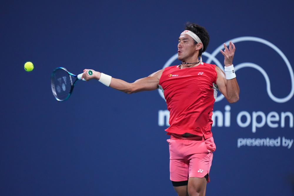 威少本赛季首发时场均接近15+8+8，高于赛季平均数据